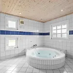 Holiday home With Sea View 08